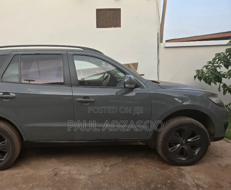 Hyundai Santa Fe 2012 Gray