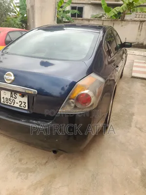 Nissan Altima 2010 Blue