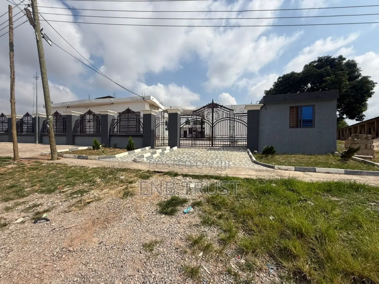 21 Bedrooms Hostel for Sale at Boadi Kumasi