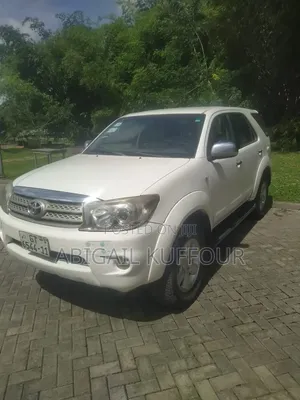 Toyota Fortuner 2011 White