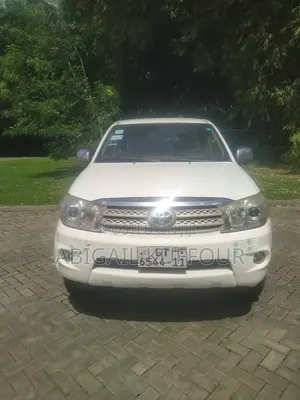 Toyota Fortuner 2011 White