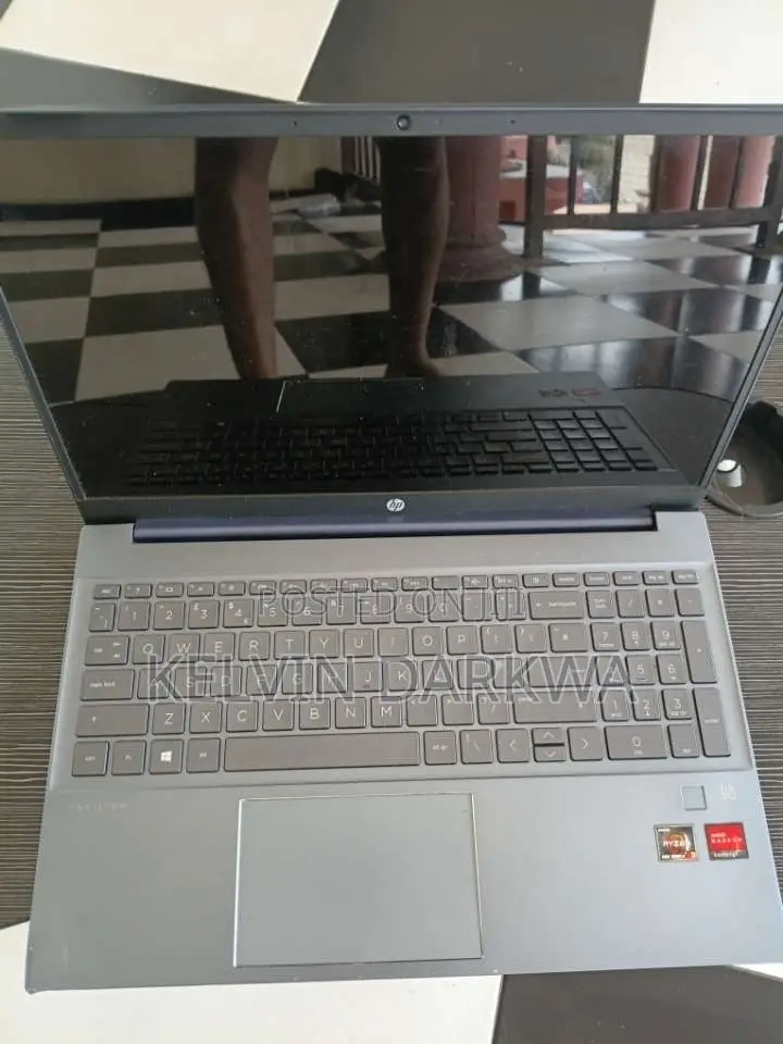 Laptop HP Pavilion 15-eh0050wm 8GB AMD Ryzen 3 SSD 512GB