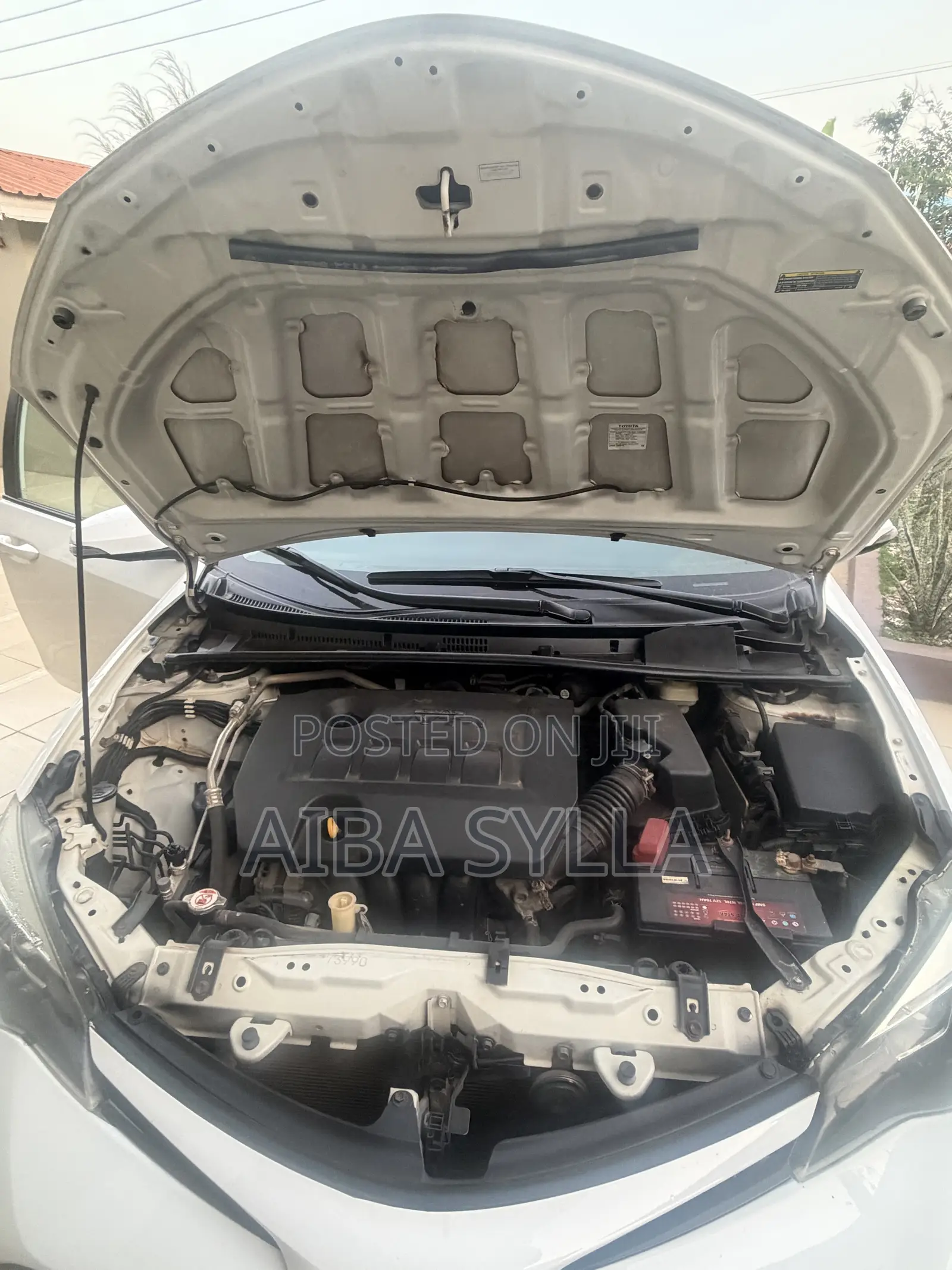 Toyota Corolla SE (1.8L 4cyl 6M) 2018 White
