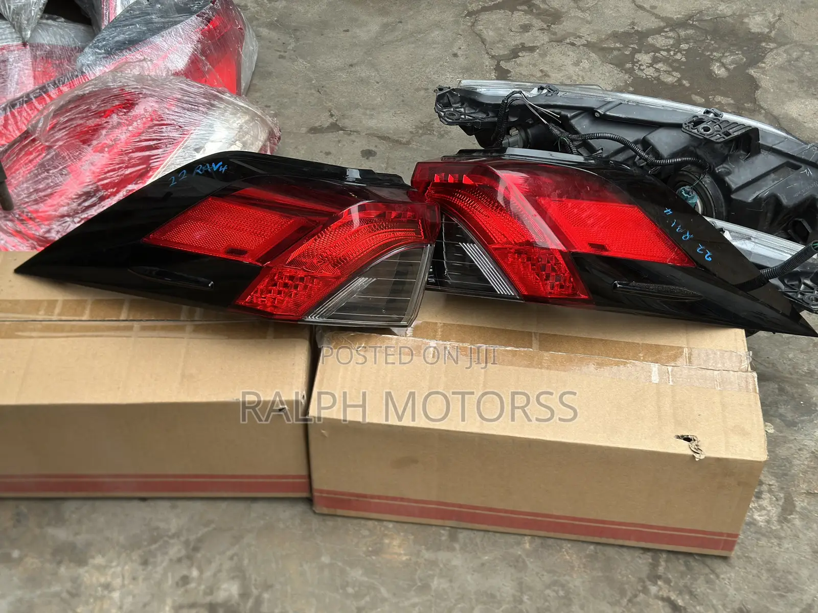 Toyota Rav 4 2020-25 Taillight Pair