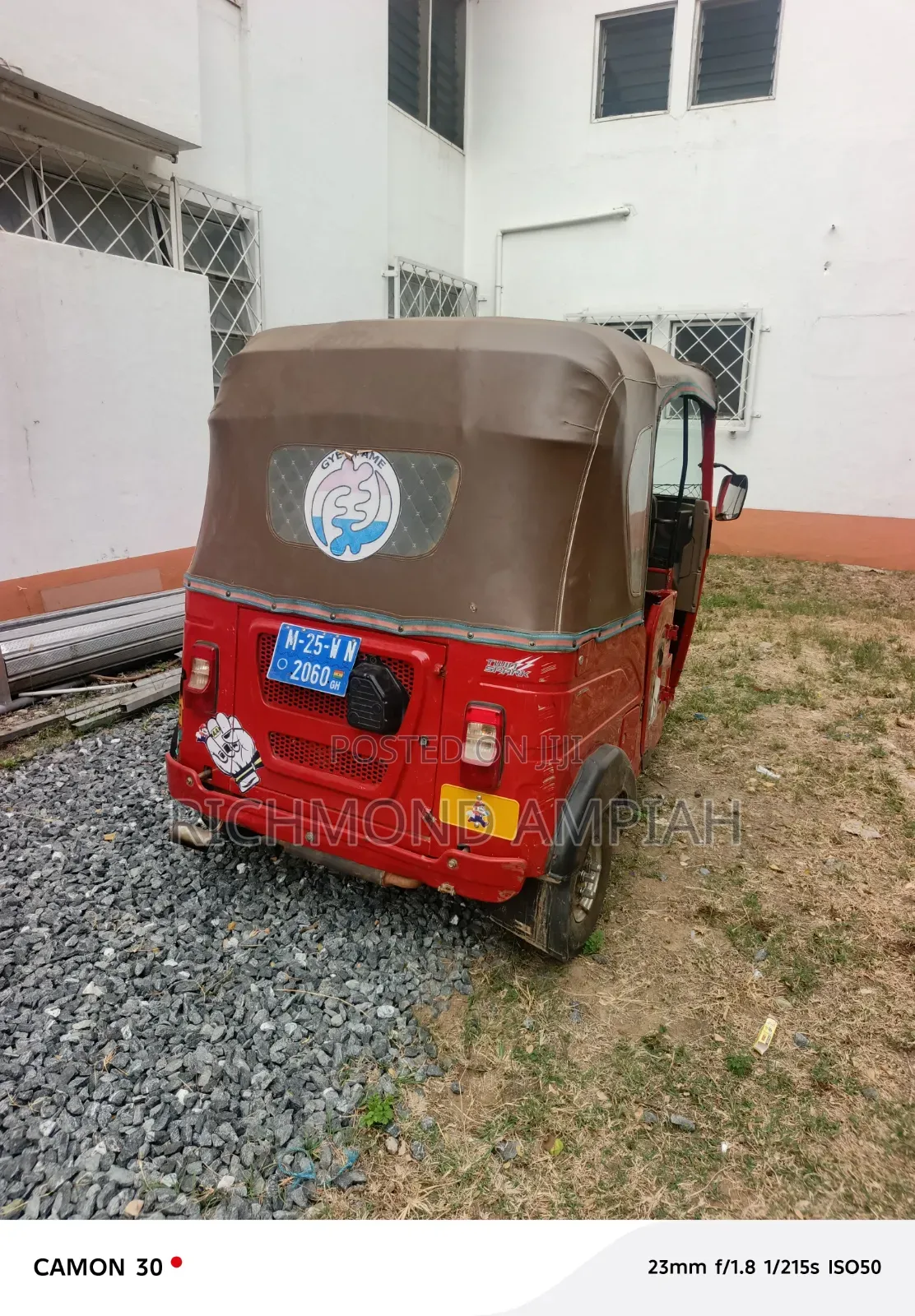 Bajaj RE 2025 Red