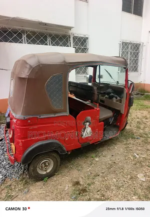 Bajaj RE 2025 Red