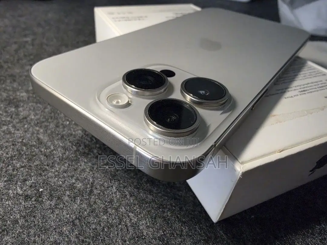 Apple iPhone 15 Pro Max 256 GB Silver