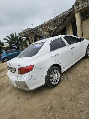 Toyota Corolla 2009 White