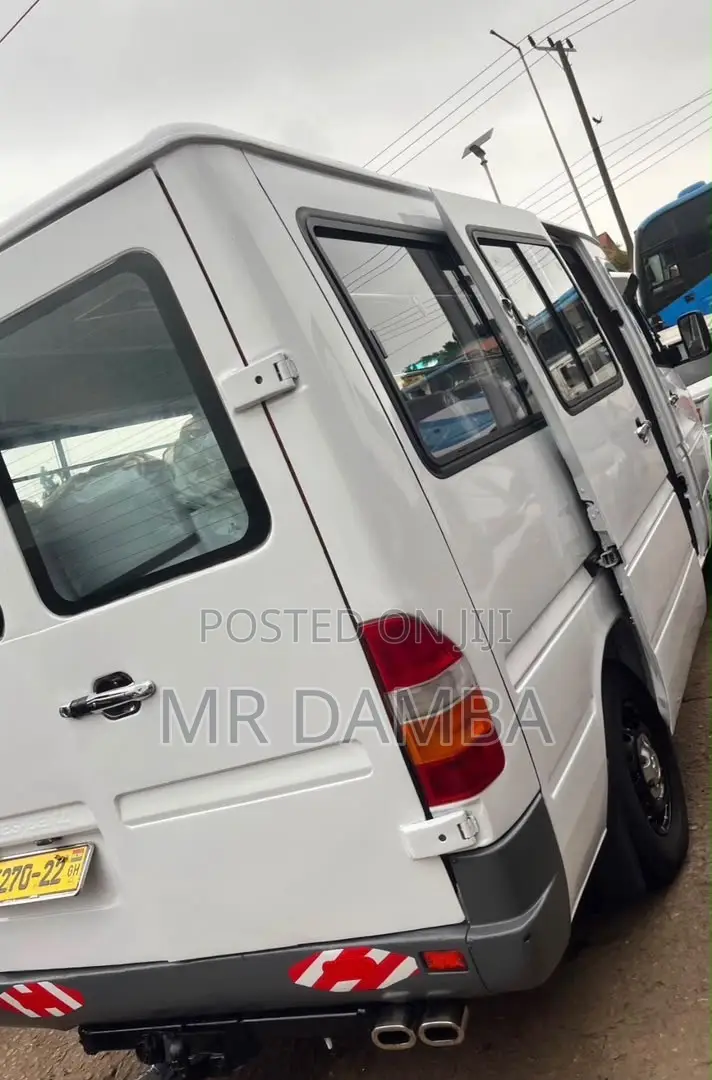 Mercedes-Benz Sprinter 2011 White