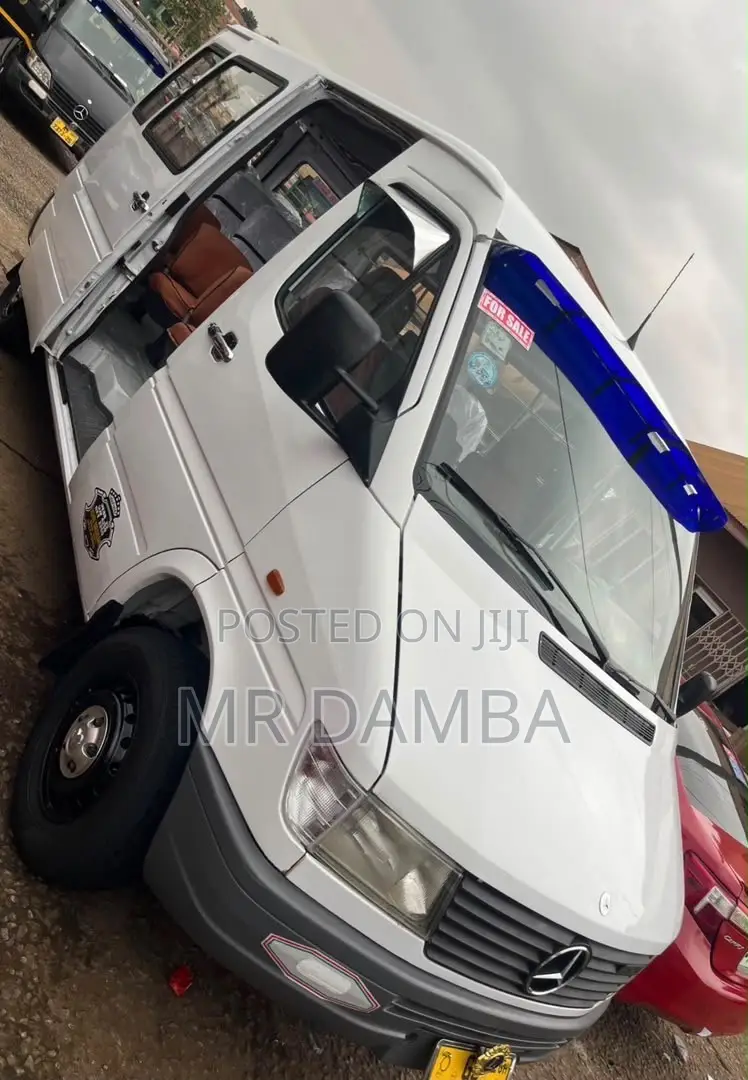 Mercedes-Benz Sprinter 2011 White