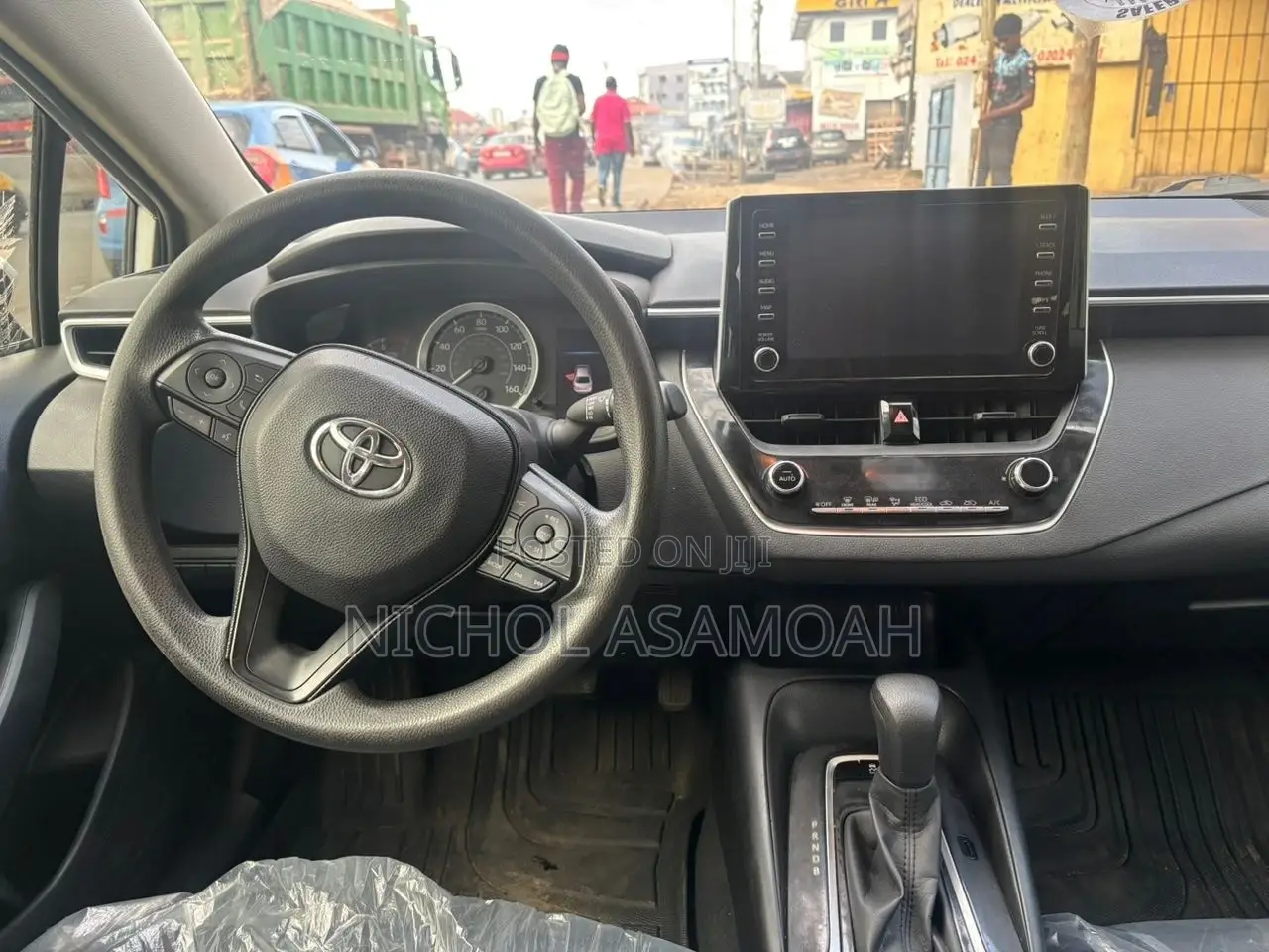 Toyota Corolla LE 2020 White