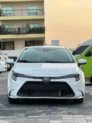 Toyota Corolla LE 2020 White