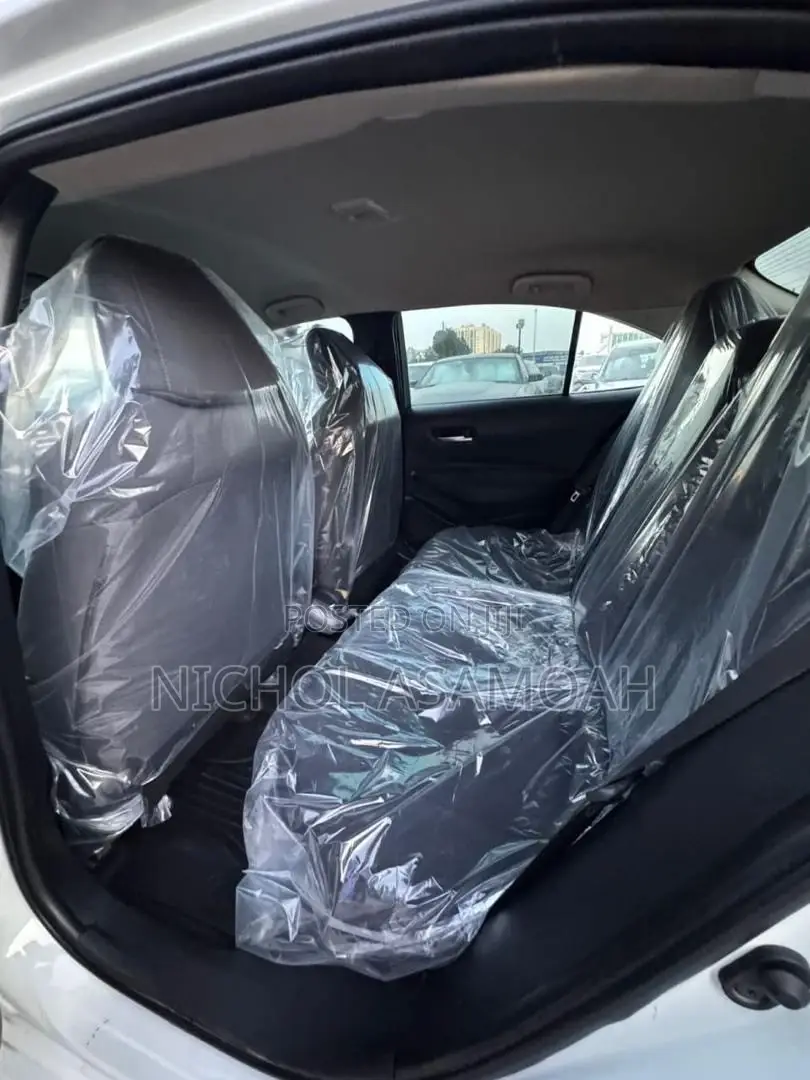 Toyota Corolla LE 2020 White
