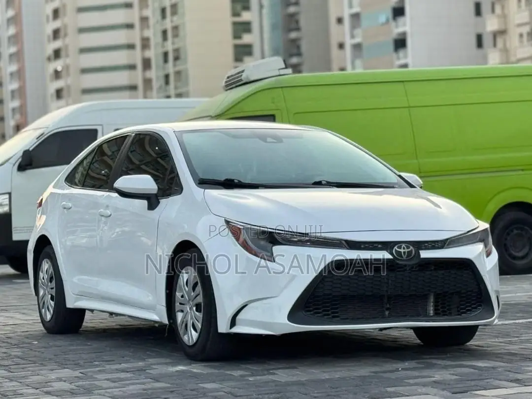 Toyota Corolla LE 2020 White
