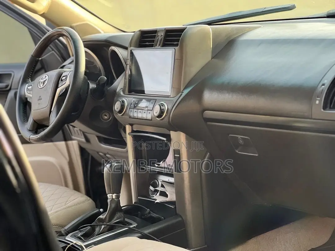 Toyota Land Cruiser Prado 2011 Black