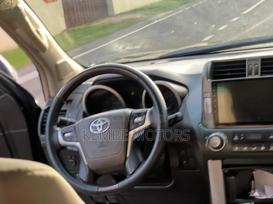 Toyota Land Cruiser Prado 2011 Black