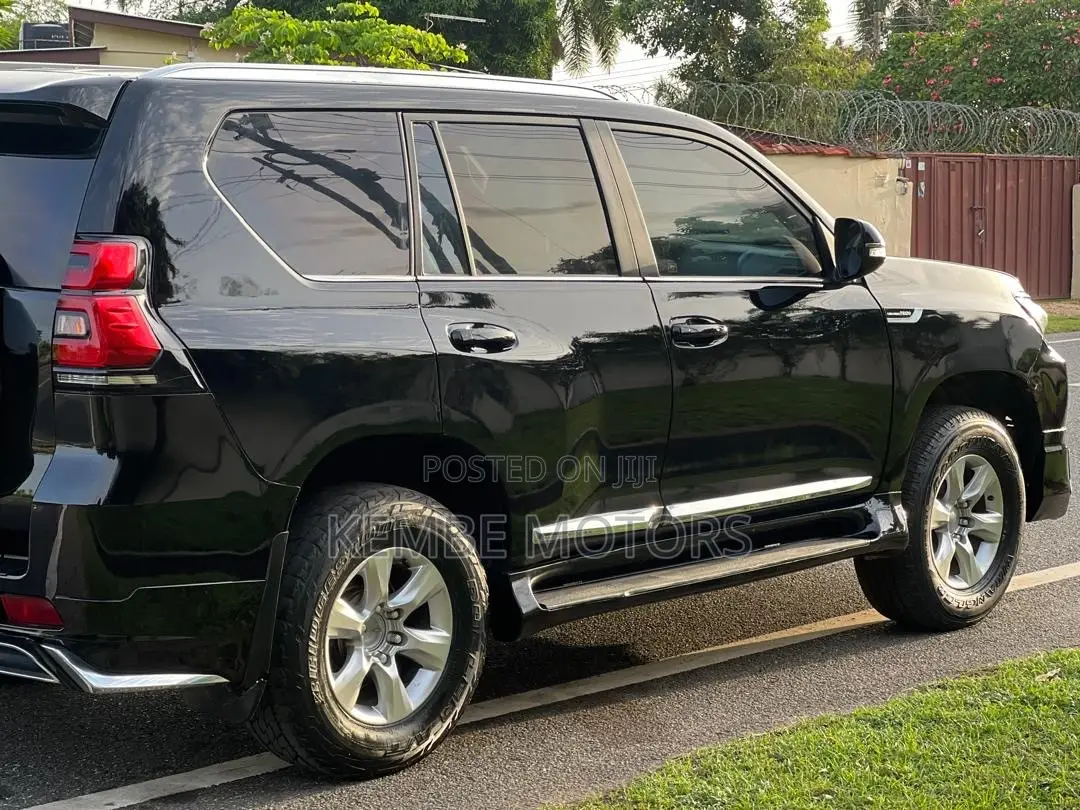 Toyota Land Cruiser Prado 2011 Black