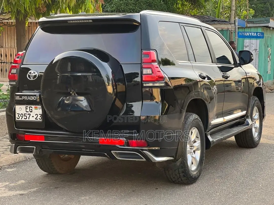 Toyota Land Cruiser Prado 2011 Black