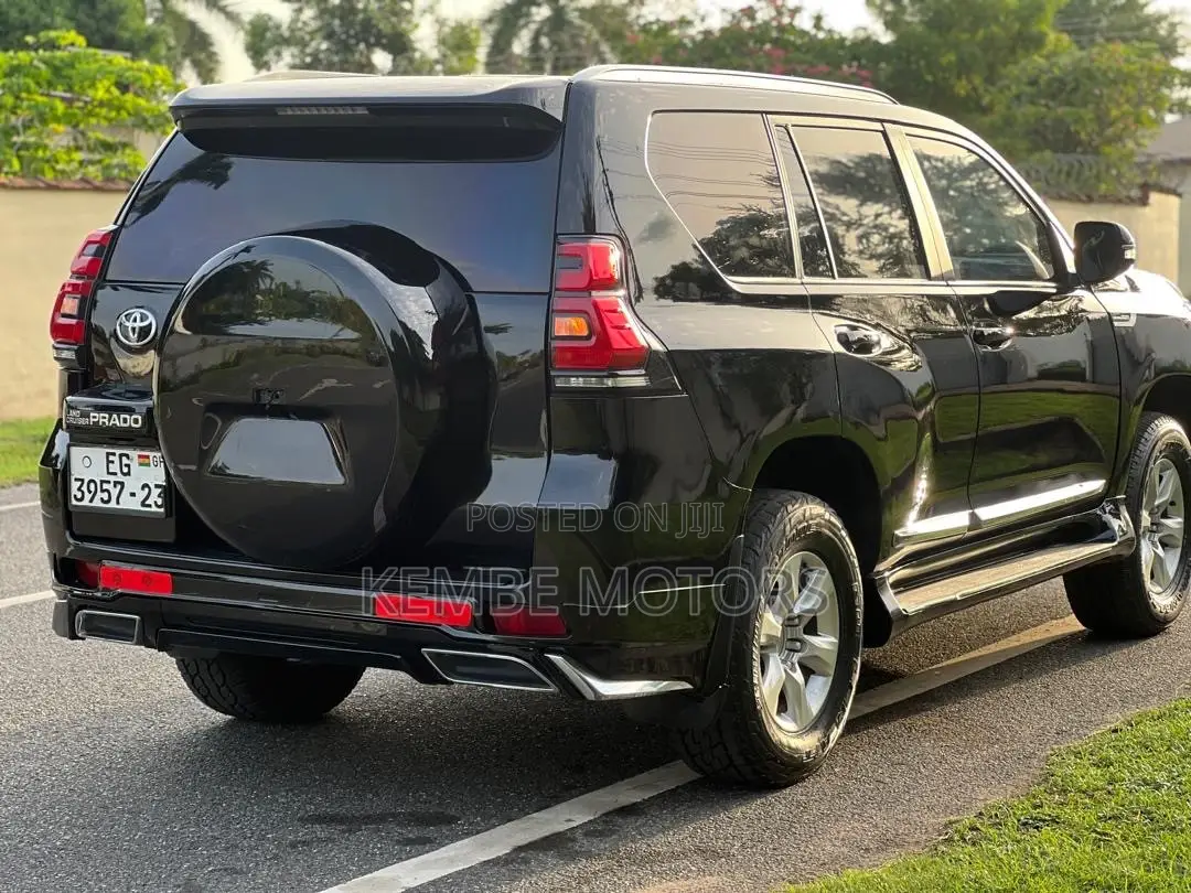 Toyota Land Cruiser Prado 2011 Black