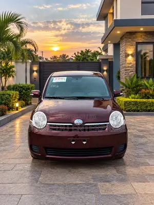 Toyota Sienta 1.5 FWD 2012 Burgundy