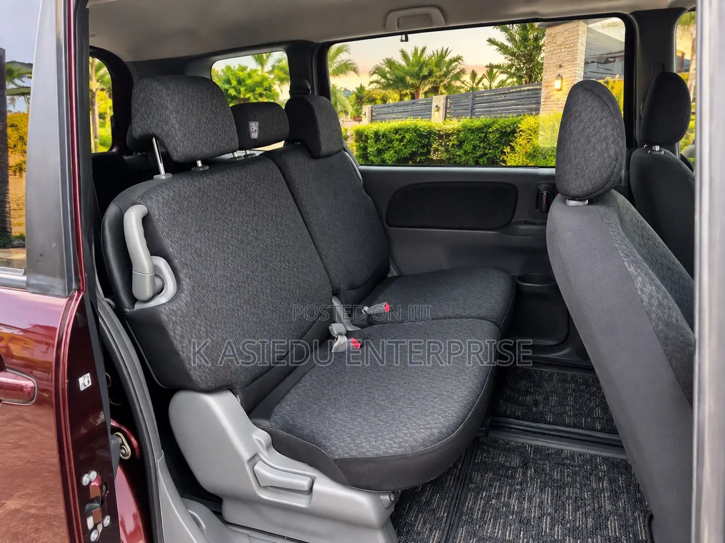 Toyota Sienta 1.5 FWD 2012 Burgundy