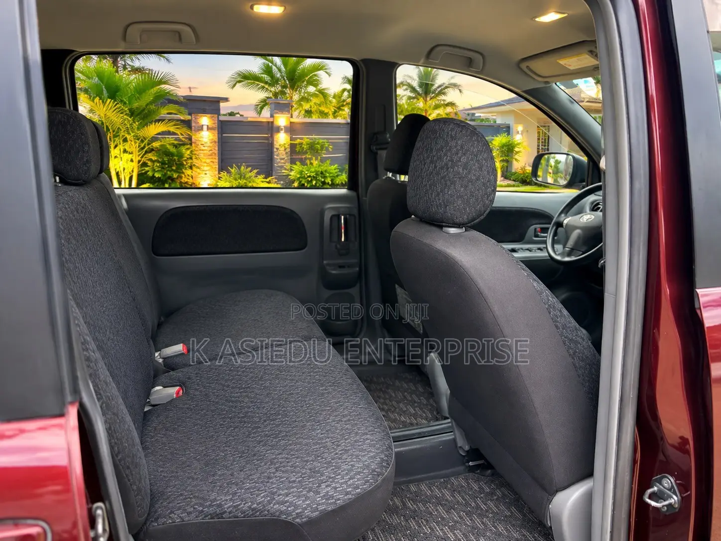 Toyota Sienta 1.5 FWD 2012 Burgundy