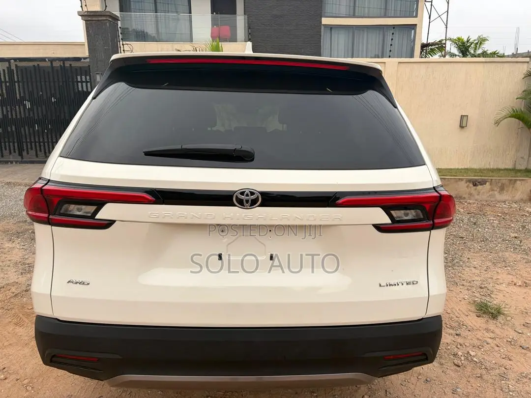 Toyota Grand Highlander 2024 Off white