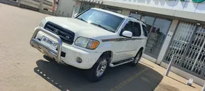 Toyota Sequoia SR5 4dr SUV 4WD (4.7L 8cyl 4A) 2002 White