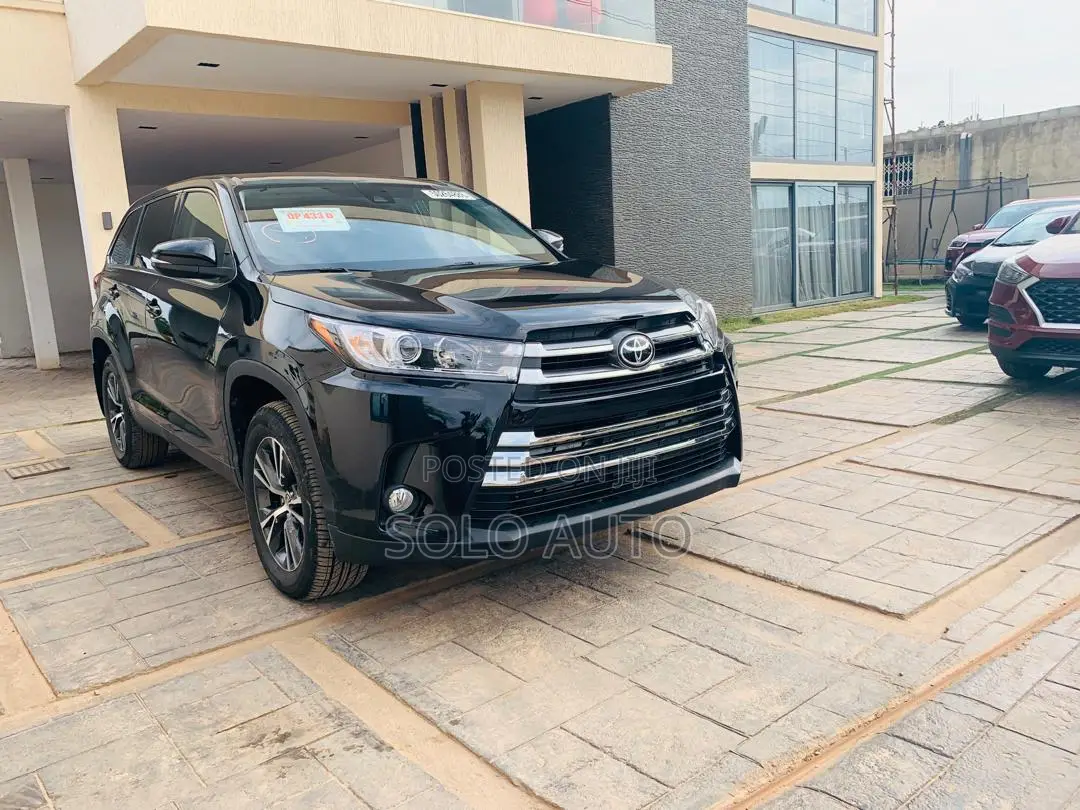 Toyota Highlander LE 2019 Black