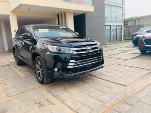 Toyota Highlander LE 2019 Black