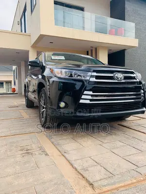 Toyota Highlander LE 2019 Black