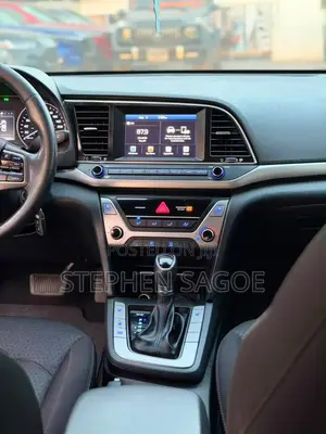 Hyundai Elantra Value Edition Sedan FWD (2.0L 4cyl 6A) 2017 Blue