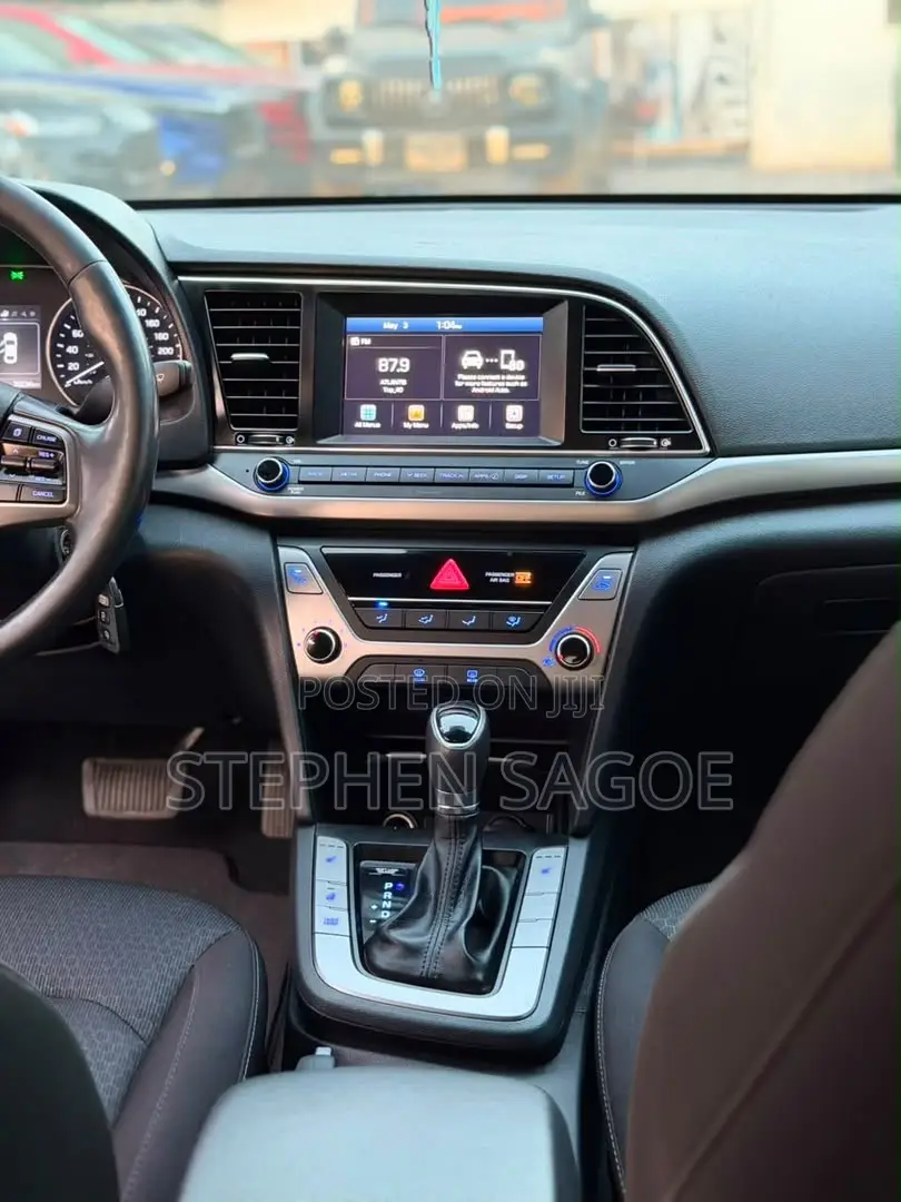 Hyundai Elantra Value Edition Sedan FWD (2.0L 4cyl 6A) 2017 Blue