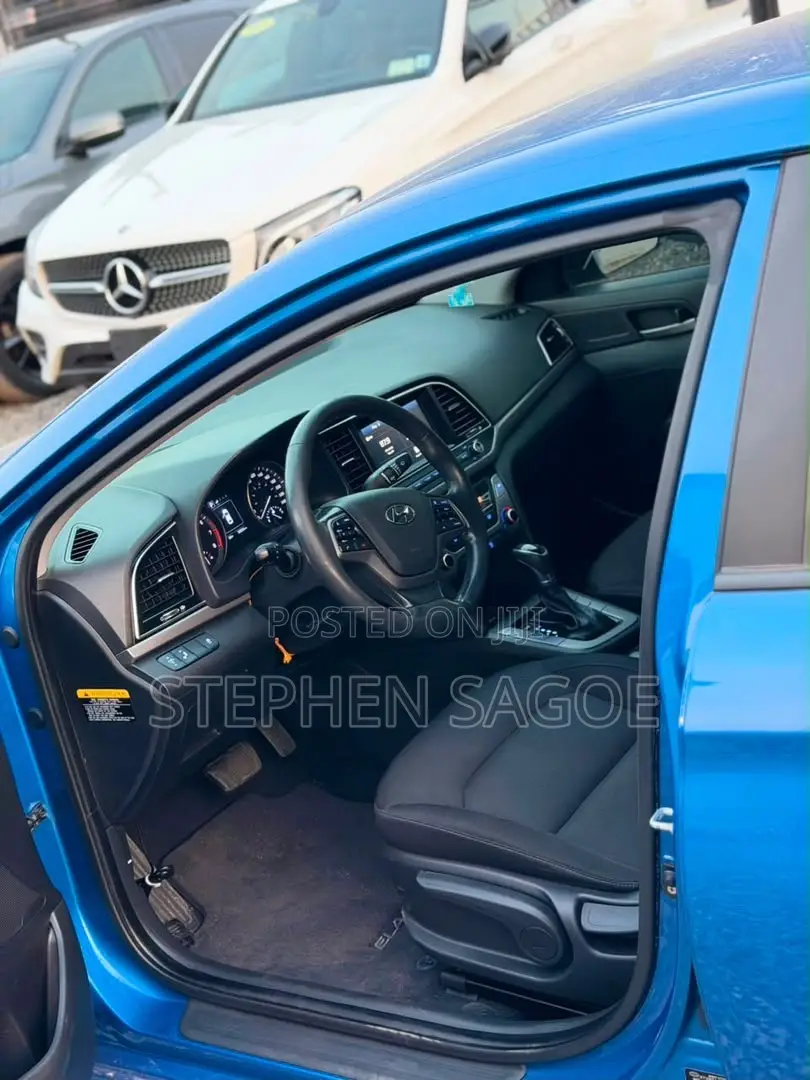 Hyundai Elantra Value Edition Sedan FWD (2.0L 4cyl 6A) 2017 Blue