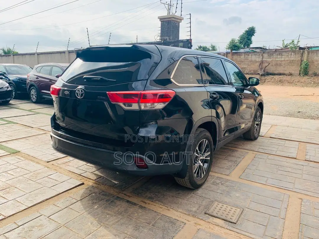 Toyota Highlander LE 2019 Black