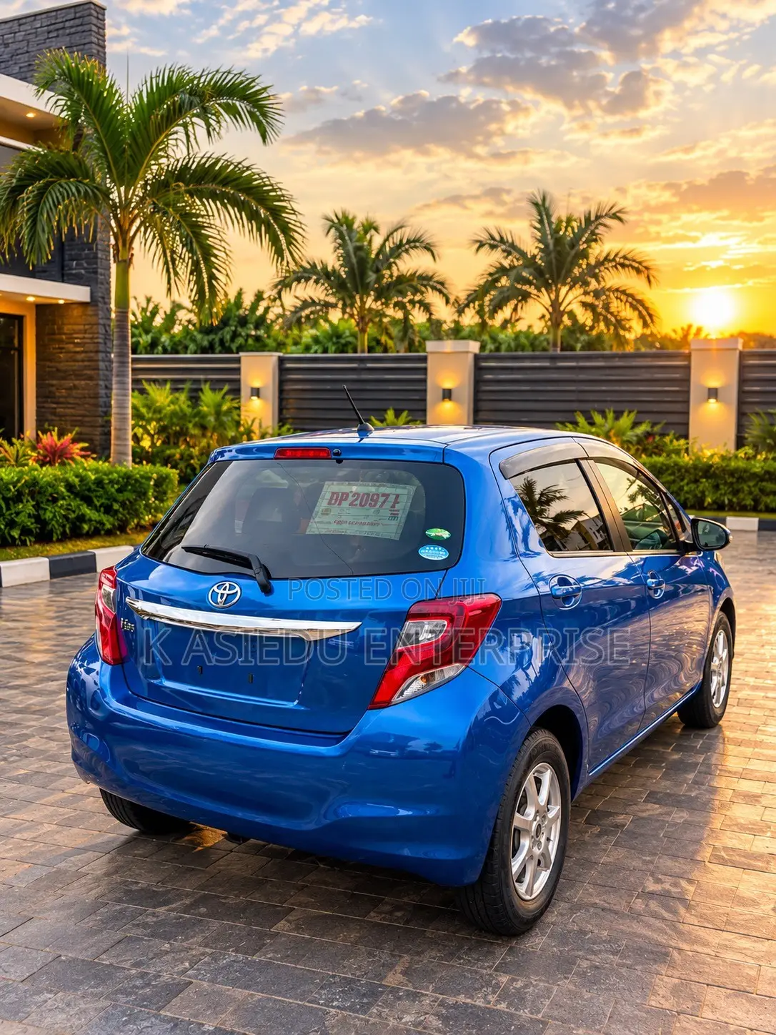 Toyota Vitz 1.3 AWD 5dr 2015 Blue
