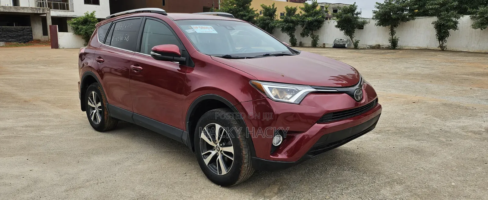 Toyota RAV4 LE 4dr SUV (2.5L 4cyl 6A) 2018 Red
