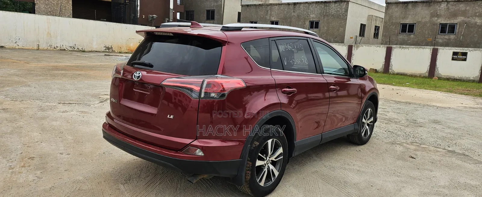 Toyota RAV4 LE 4dr SUV (2.5L 4cyl 6A) 2018 Red