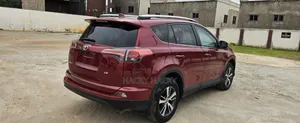 Toyota RAV4 LE 4dr SUV (2.5L 4cyl 6A) 2018 Red