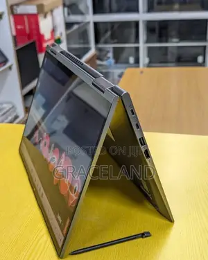 Laptop Lenovo ThinkPad X1 Yoga Gen 8 16GB Intel Core i7 SSD 256GB