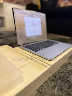 New Laptop Apple MacBook Air 2025 M4 16GB Apple M4 SSD 512GB