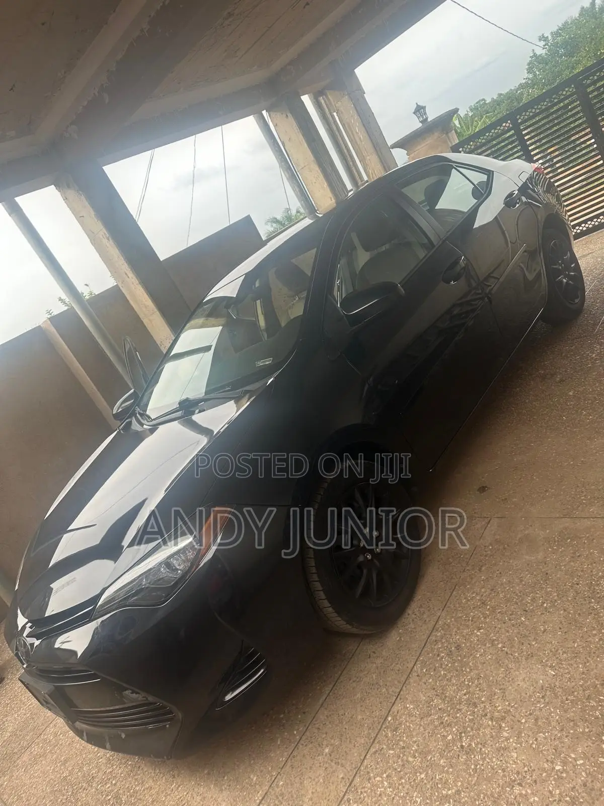 Toyota Corolla LE (1.8L 4cyl 2A) 2018 Silver