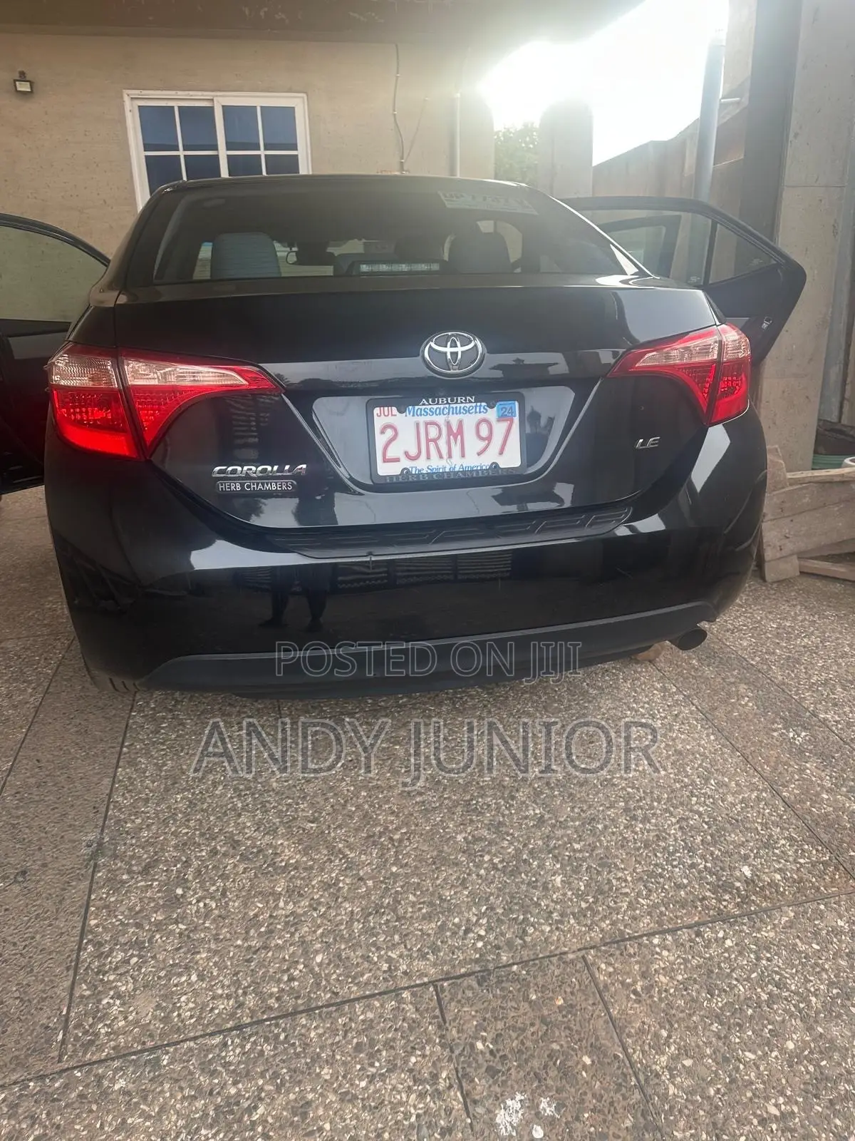 Toyota Corolla LE (1.8L 4cyl 2A) 2018 Silver