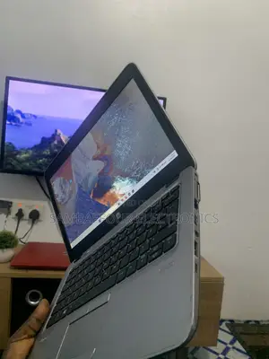 Laptop HP EliteBook 820 G4 8GB Intel Core i5 SSD 256GB