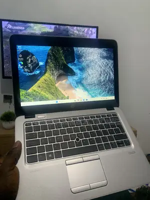 Laptop HP EliteBook 820 G4 8GB Intel Core i5 SSD 256GB