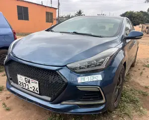 Hyundai Elantra Limited Sedan FWD (1.8L 4cyl 6A) 2013 Blue