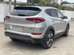 Hyundai Tucson 2016 Silver