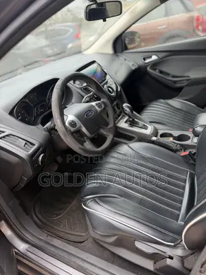 Ford Focus SE 4dr Sedan (2.0L 4cyl 5M) 2015 Gray