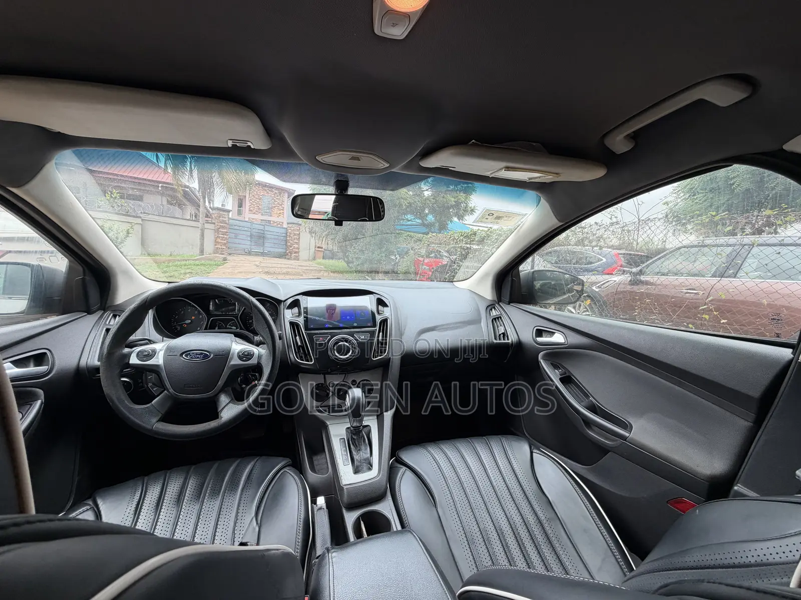 Ford Focus SE 4dr Sedan (2.0L 4cyl 5M) 2015 Gray