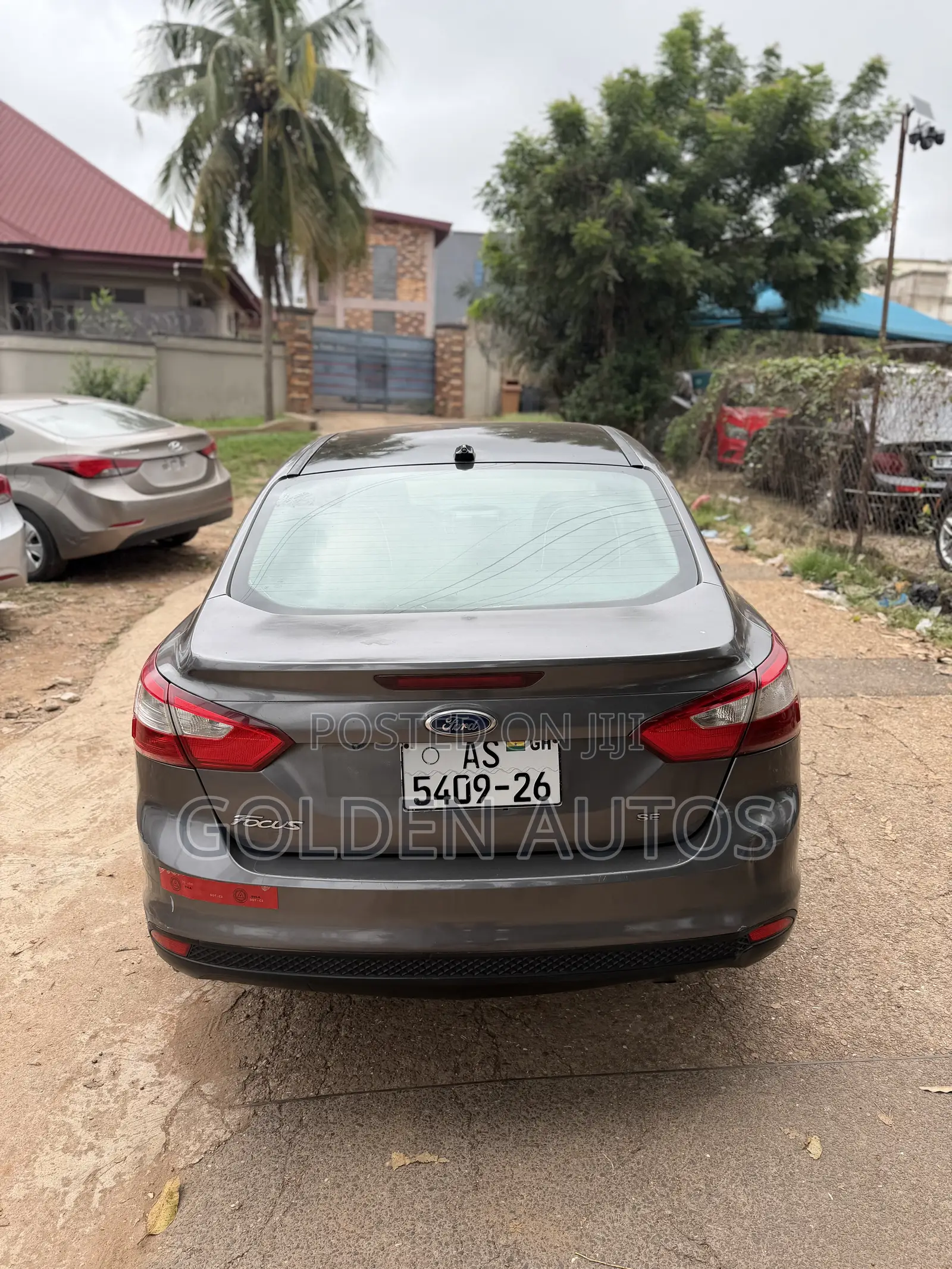 Ford Focus SE 4dr Sedan (2.0L 4cyl 5M) 2015 Gray
